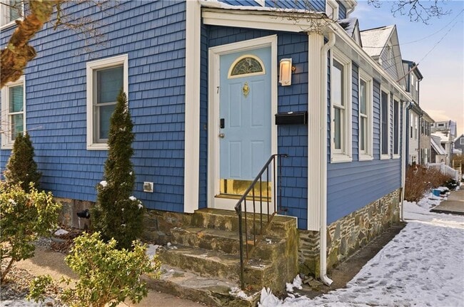 7 Bacheller St in Newport, RI - Building Photo - Building Photo