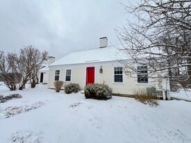 410 Cider Hill Rd in York, ME - Building Photo