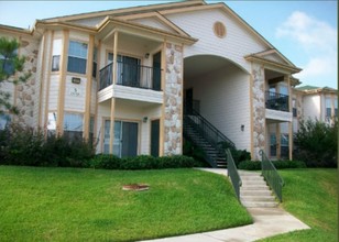 Montgomery Trace & Stewart Creek in Montgomery, TX - Building Photo - Building Photo