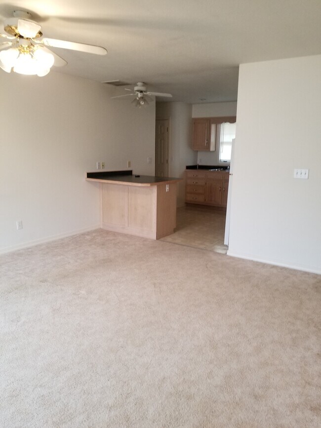 210 S Free King Hwy in Pittsburg, KS - Building Photo - Building Photo