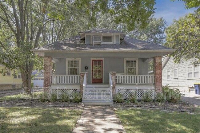 7216 Pennsylvania Ave in Kansas City, MO - Foto de edificio - Building Photo