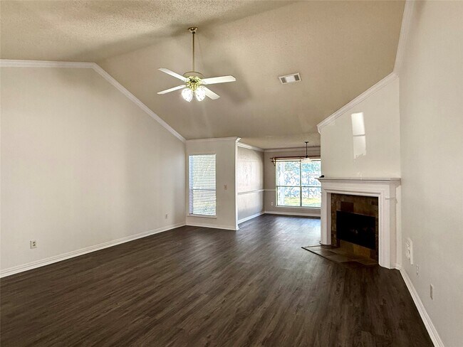 5815 Windsong Trail in Houston, TX - Foto de edificio - Building Photo