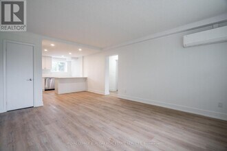 2161-2161 Ghent Ave in Burlington, ON - Building Photo - Building Photo