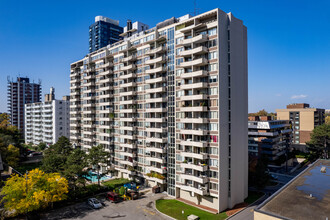 The Continental Apartments in Toronto, ON - Building Photo - Building Photo