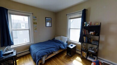 56 Cedar St, Unit 59-3R in Somerville, MA - Foto de edificio - Building Photo