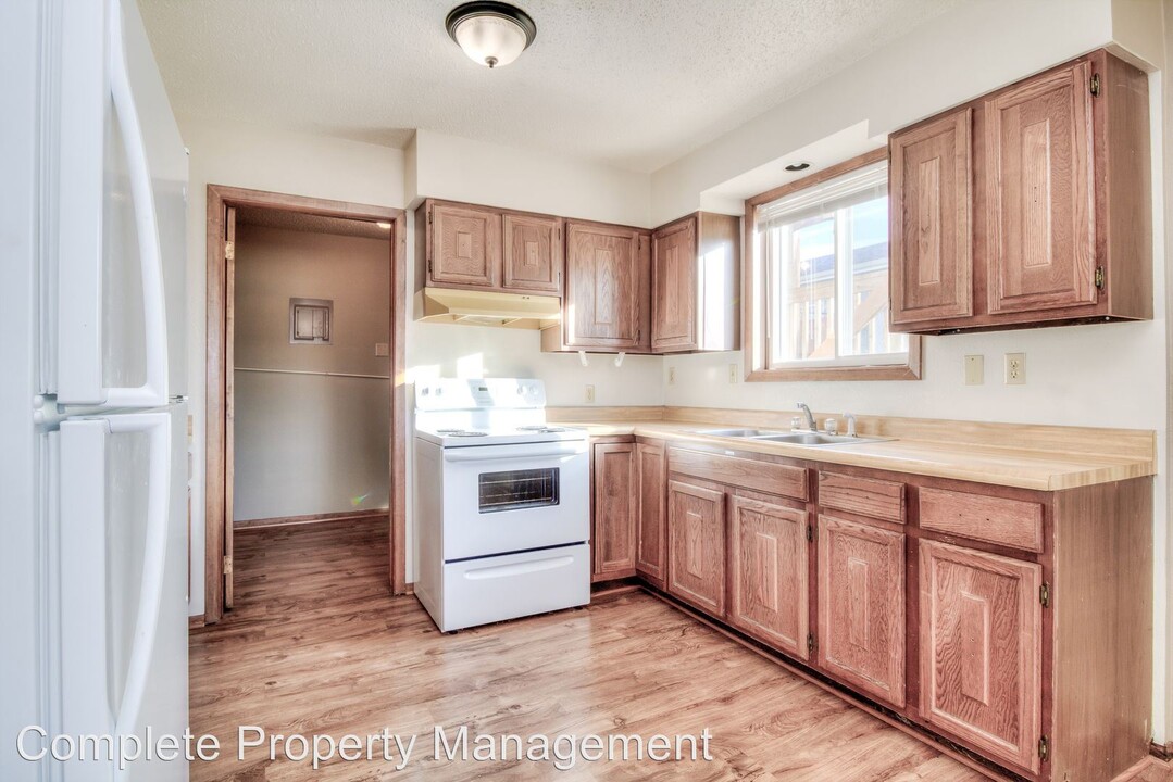310 E Madison St in Rapid City, SD - Building Photo