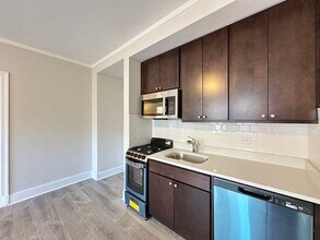 3335 W Diversey Ave in Chicago, IL - Building Photo - Building Photo