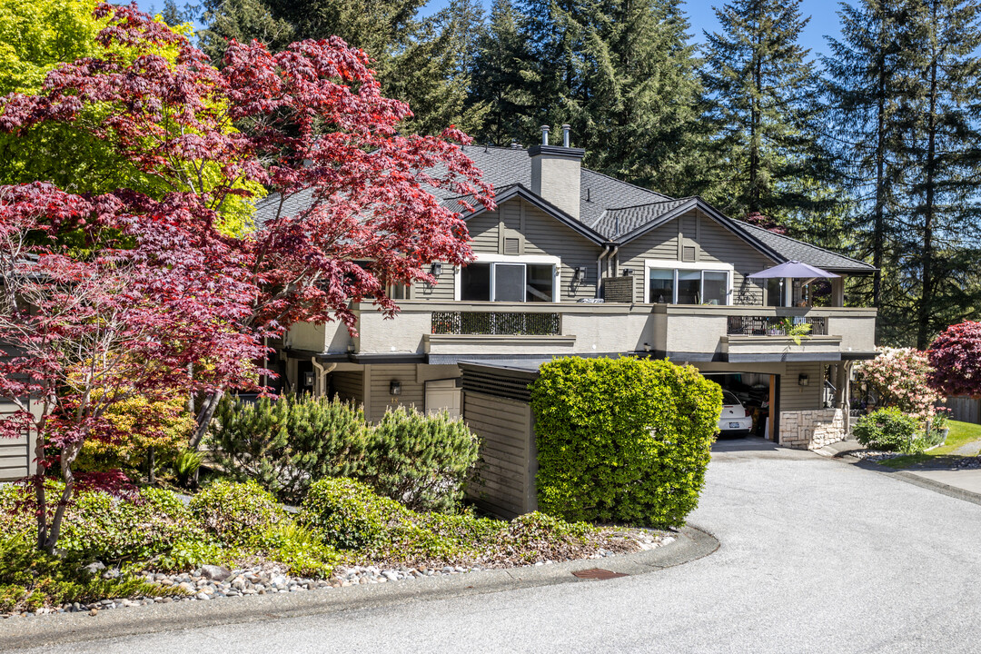 Tiffany Pines in North Vancouver, BC - Building Photo