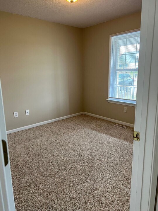 1184 Landsdown Drive in Salisbury, NC - Building Photo