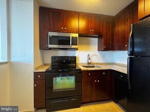 2059 Huntington Ave in Alexandria, VA - Building Photo - Building Photo