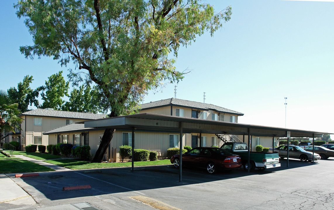 Princeton Place in Fresno, CA - Building Photo