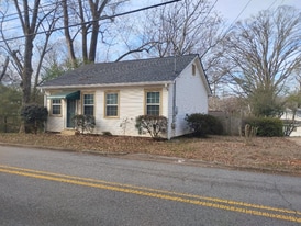 7 Farmer St in Newnan, GA - Building Photo