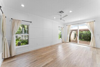 100 Monterey Bay Dr in Boynton Beach, FL - Building Photo - Building Photo