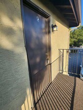 3609 Micheli Ct in Bakersfield, CA - Foto de edificio - Building Photo