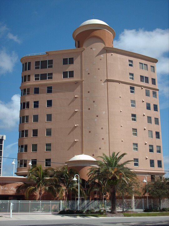 Vista Bay Point - West Tower in Sarasota, FL - Foto de edificio