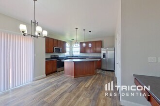 218 Roxbury Dr in O'Fallon, MO - Building Photo - Building Photo