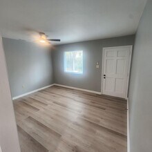 108 Lindsay St in Carrboro, NC - Building Photo - Building Photo