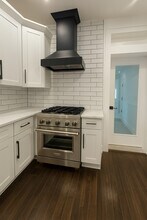 7937 S Crandon Ave in Chicago, IL - Building Photo - Building Photo