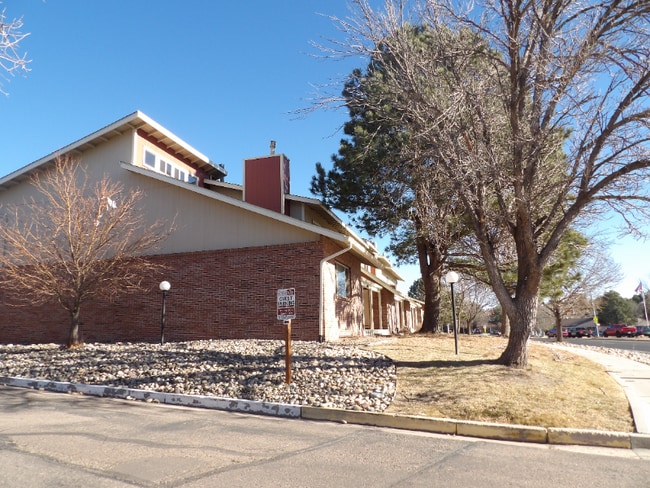 property at 226 W Rockrimmon Blvd
