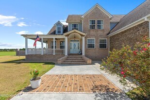 112 Cherry Grove Dr in Richlands, NC - Building Photo