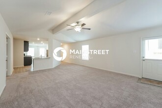 21079 Titian Rd in Magnolia, TX - Foto de edificio - Building Photo