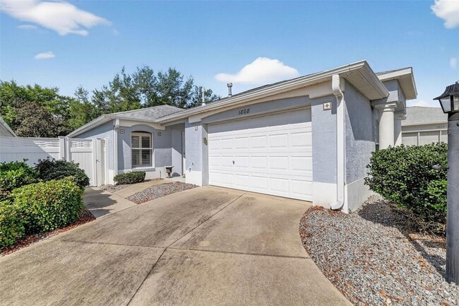 1808 Peachtree Ave in the Villages, FL - Foto de edificio - Building Photo