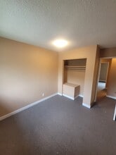 108 Kinver Ave in Winnipeg, MB - Building Photo - Building Photo