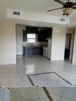 7606 Rocio Dr, Unit 8 in Laredo, TX - Building Photo