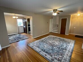 10 Larry Ln in Portsmouth, NH - Building Photo - Building Photo