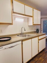 15370 Bangy Rd in Lake Oswego, OR - Building Photo - Building Photo