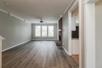 426 Kimmel Dr in Cedar Hill, TX - Foto de edificio - Building Photo