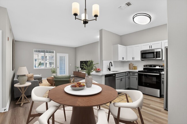 Eagle Rock Apartments at Fishkill in Fishkill, NY - Foto de edificio - Building Photo