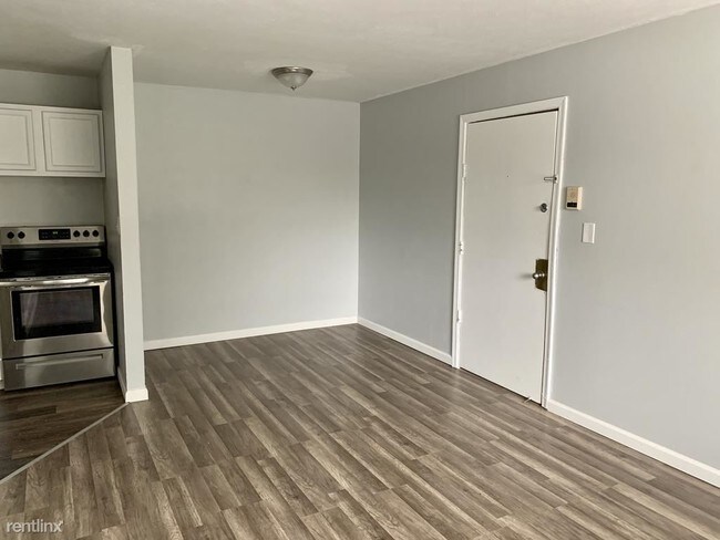 7919 Lake Ave-Unit -Unit 204 in Cleveland, OH - Building Photo - Building Photo