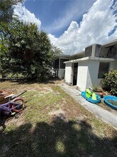 500 NE 136th St in North Miami, FL - Foto de edificio - Building Photo