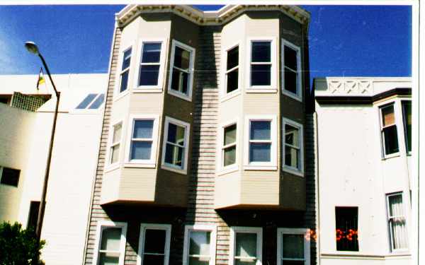 1255 Montgomery St in San Francisco, CA - Building Photo - Building Photo