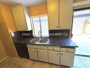 11733 207th St in Lakewood, CA - Building Photo - Building Photo