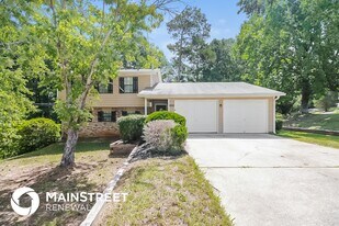 1005 Lombardy Way in Jonesboro, GA - Building Photo