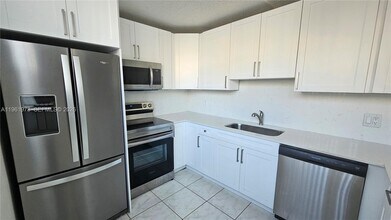 9480 Tangerine Pl in Davie, FL - Building Photo - Building Photo