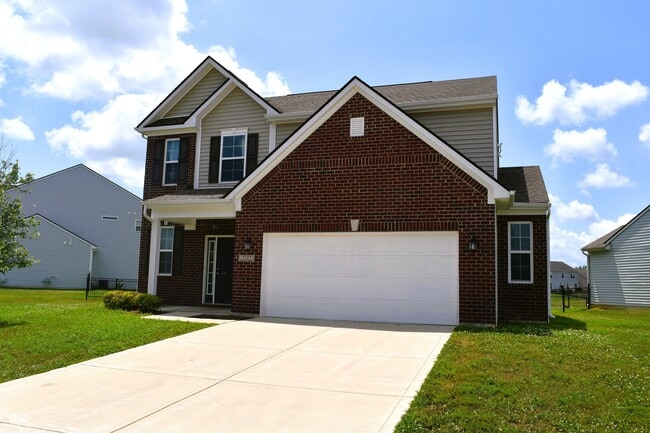 2327 Creekland Dr in Columbus, IN - Building Photo - Building Photo