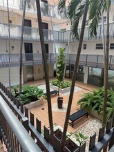 100 Ocean Ln Dr in Key Biscayne, FL - Building Photo - Building Photo