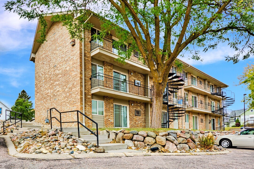 Falls View Apartments in Sioux Falls, SD - Foto de edificio