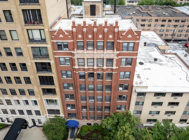 property at 434 W Wellington Ave