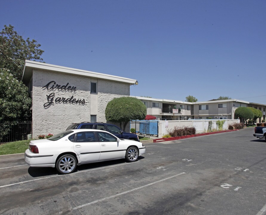 Arden Gardens in Sacramento, CA - Foto de edificio