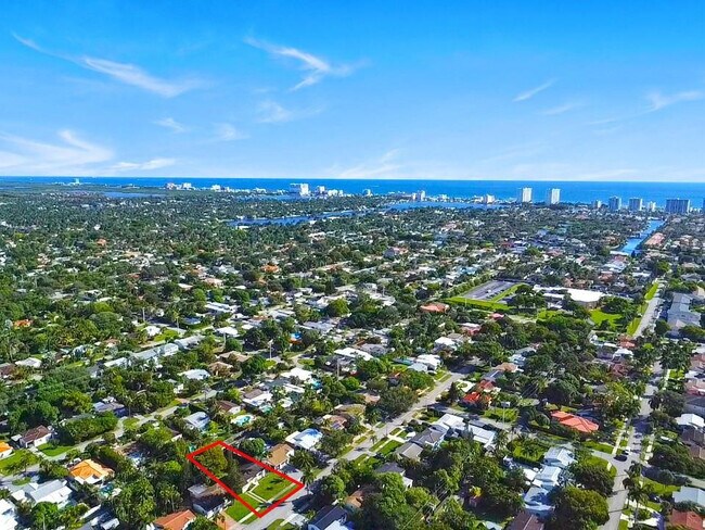 1535 Plunkett St in Hollywood, FL - Foto de edificio - Building Photo