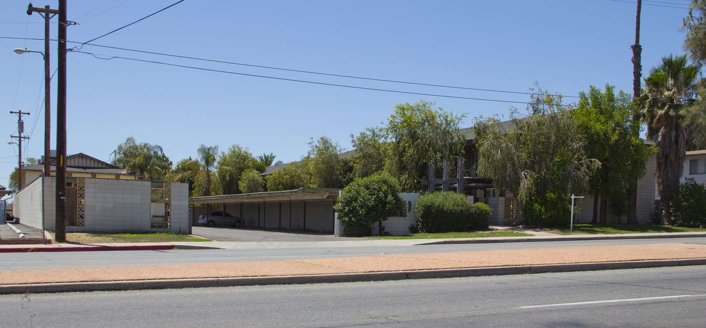 3883 Union Ave in Bakersfield, CA - Building Photo