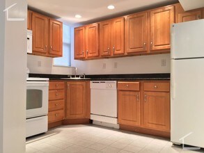 111 Queensberry St, Unit D in Boston, MA - Building Photo - Building Photo