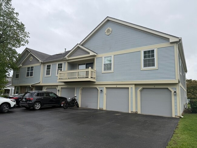 1228 Bradwell Ln in Mundelein, IL - Building Photo - Building Photo