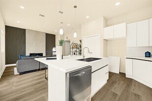 706 Savonna in Houston, TX - Building Photo