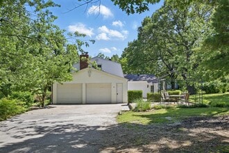 1306 Marion Dr in Neosho, MO - Building Photo - Building Photo