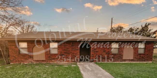 property at 811 N 5th St